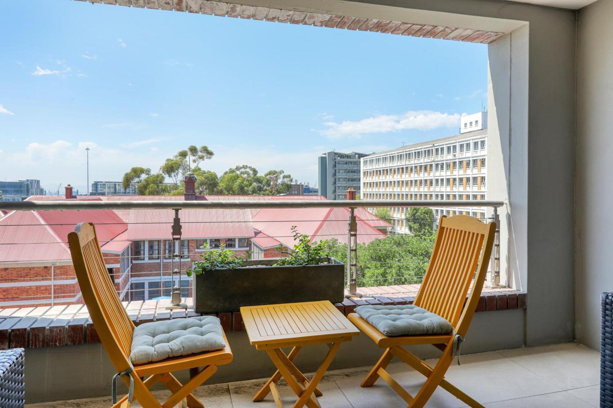 Authentic Cape Town Apartment Near The Waterfront Exterior photo