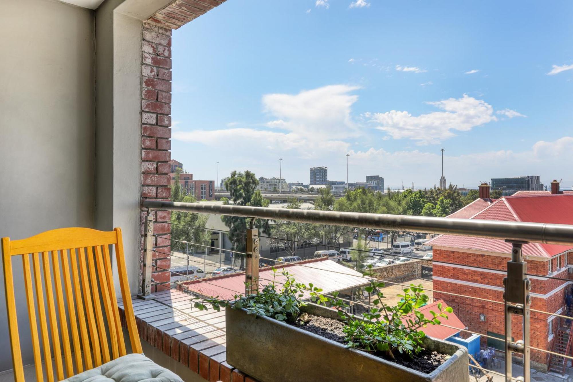Authentic Cape Town Apartment Near The Waterfront Exterior photo